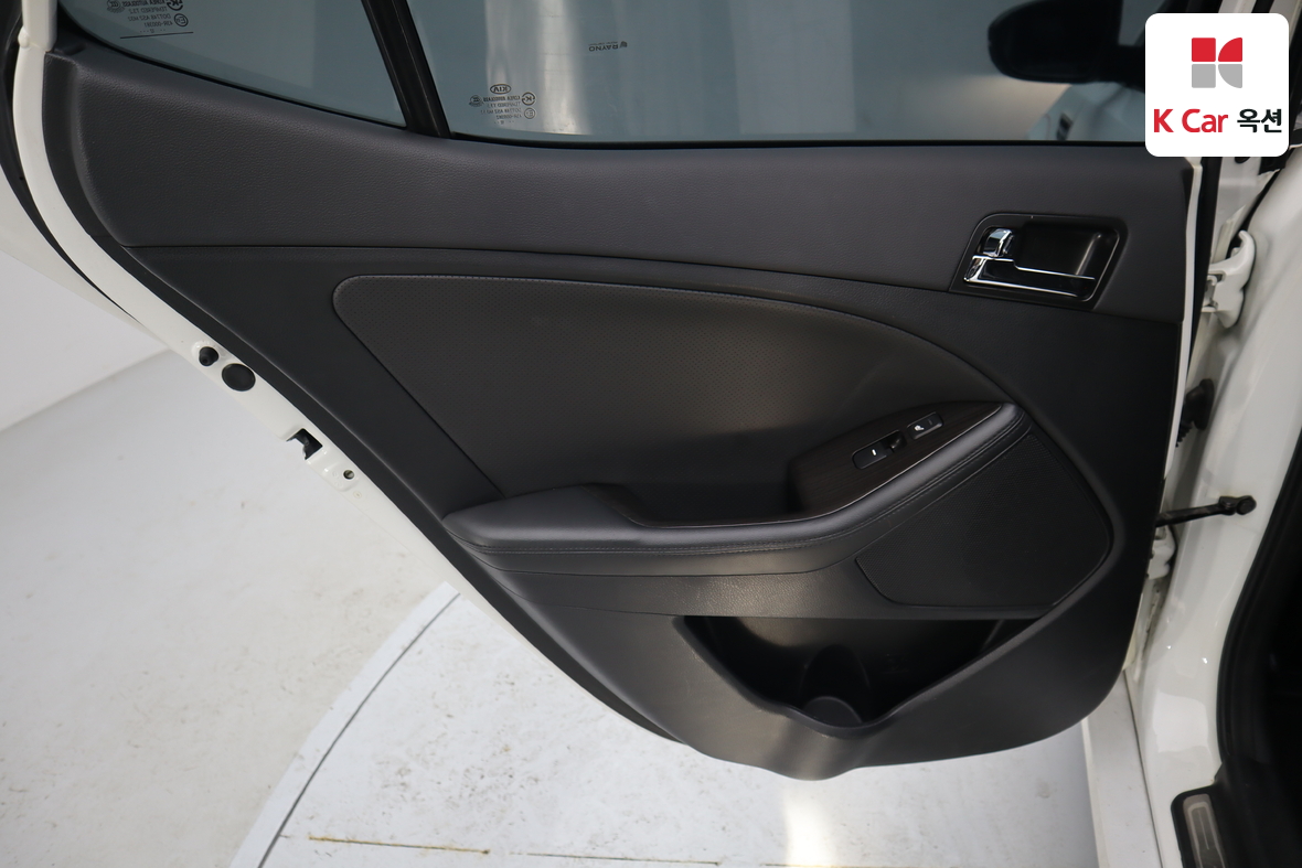 Kia K5 2013 - Image 23