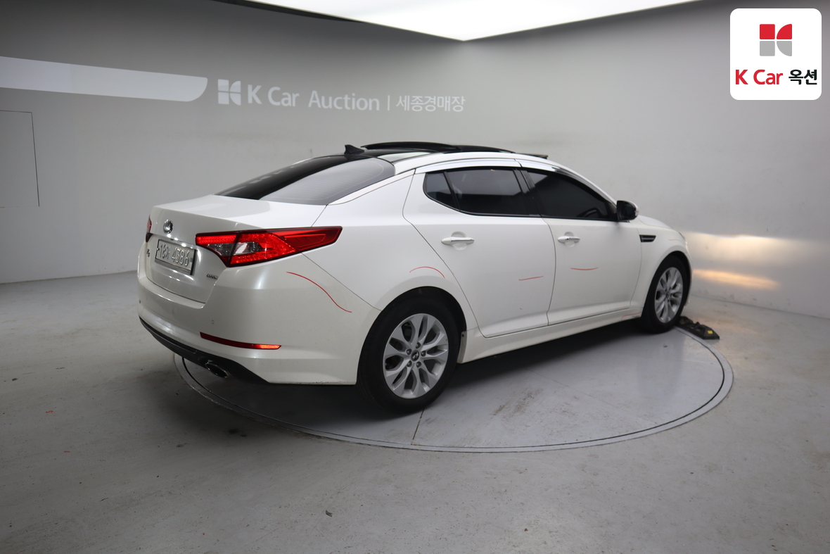 Kia K5 2013 - Image 2