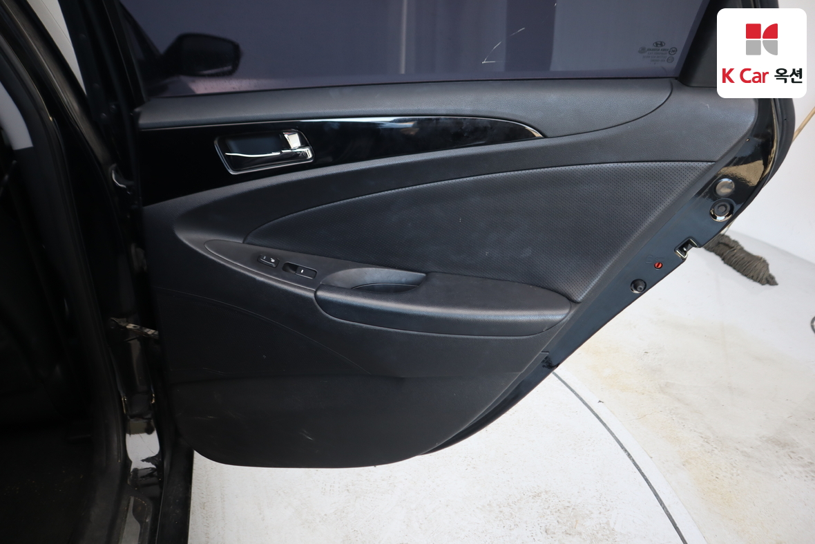 Hyundai Sonata 2011 - Image 26