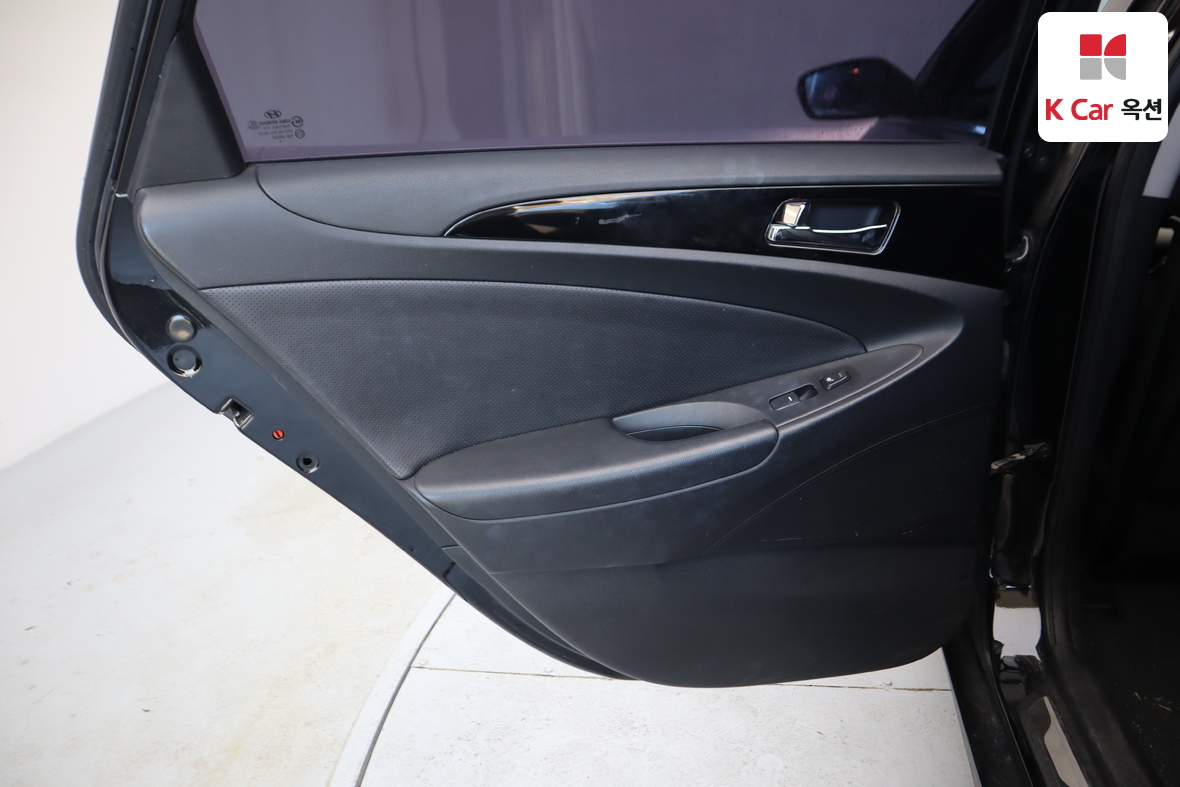 Hyundai Sonata 2011 - Image 22