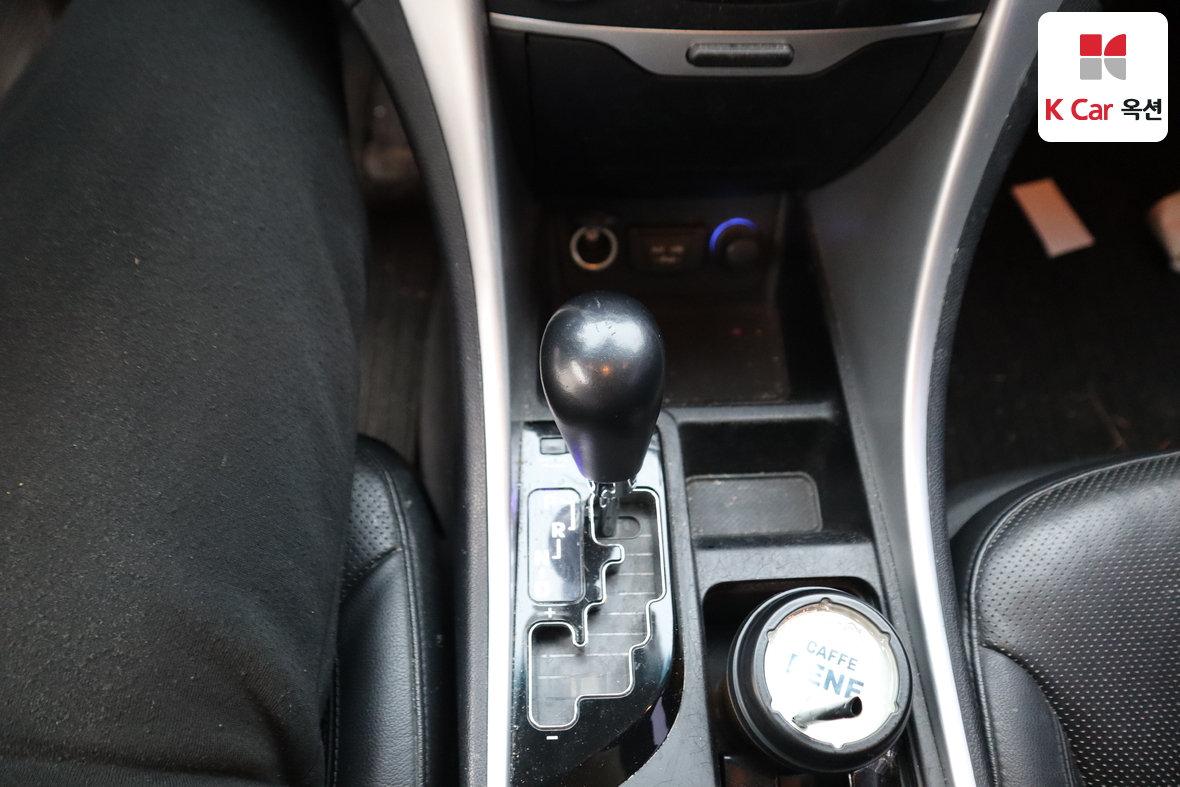 Hyundai Sonata 2011 - Image 16