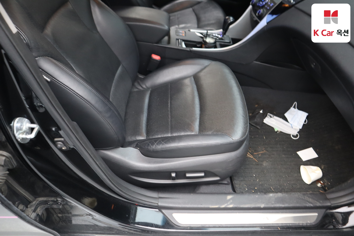 Hyundai Sonata 2011 - Image 29