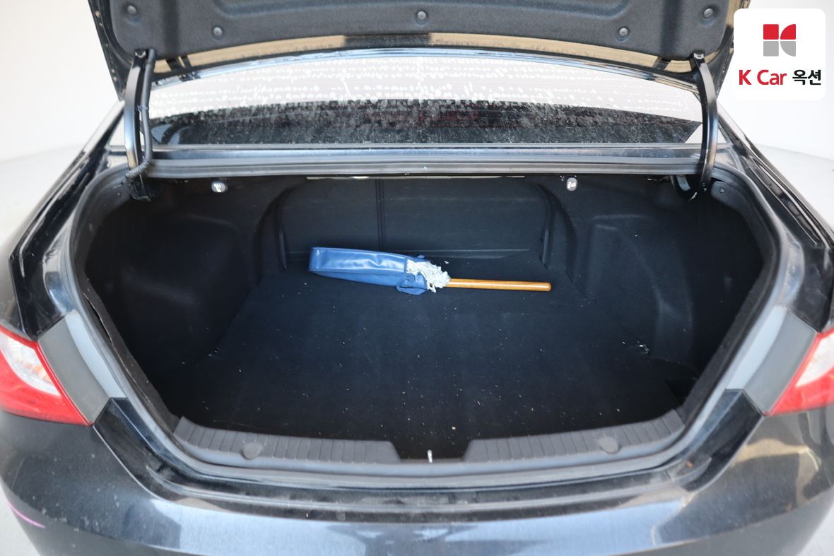 Hyundai Sonata 2011 - Image 25