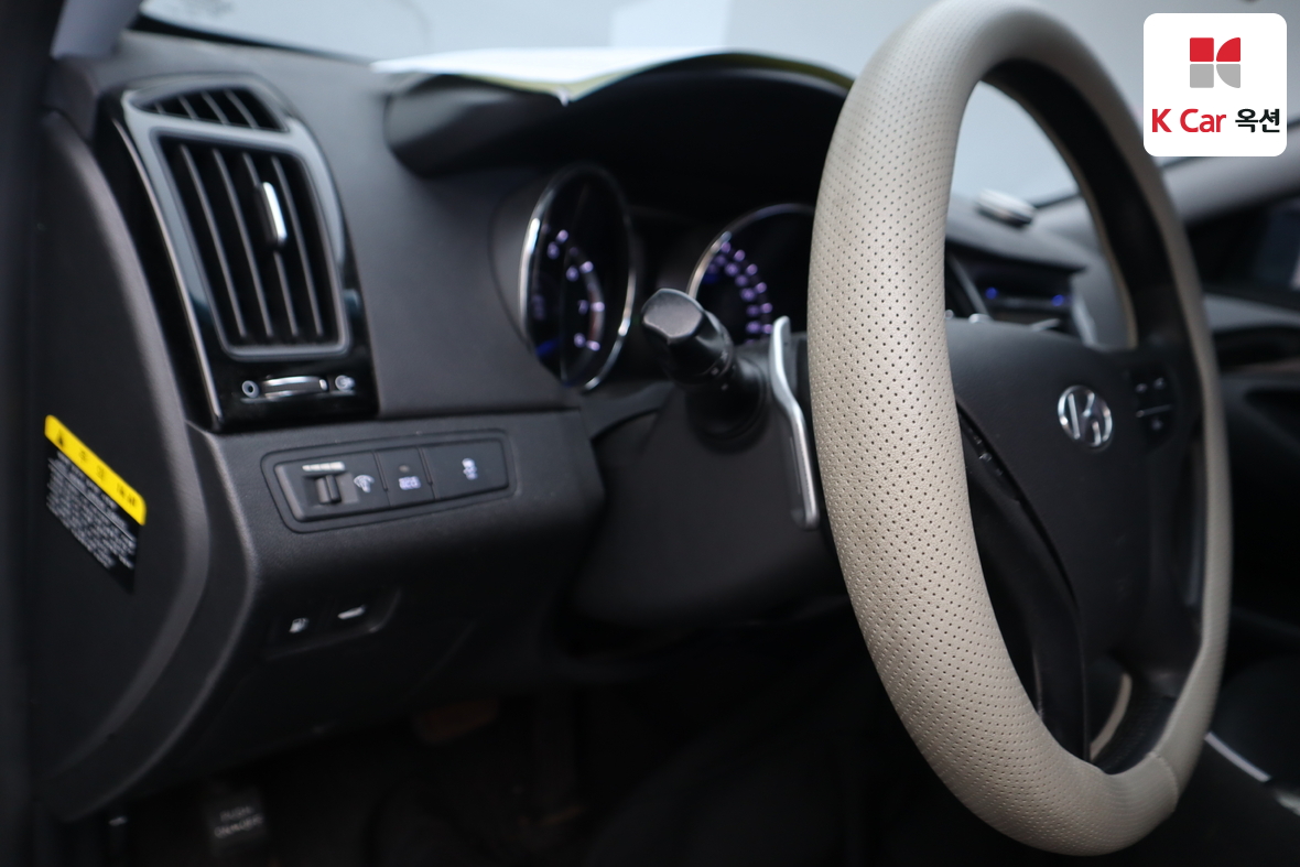 Hyundai Sonata 2011 - Image 9