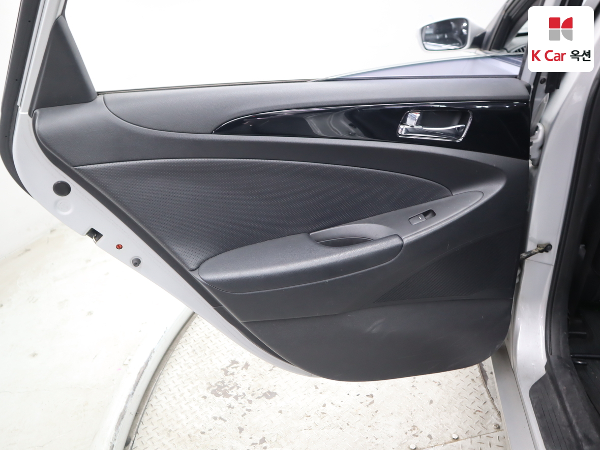 هيونداي سوناتا 2010 - صورة 21