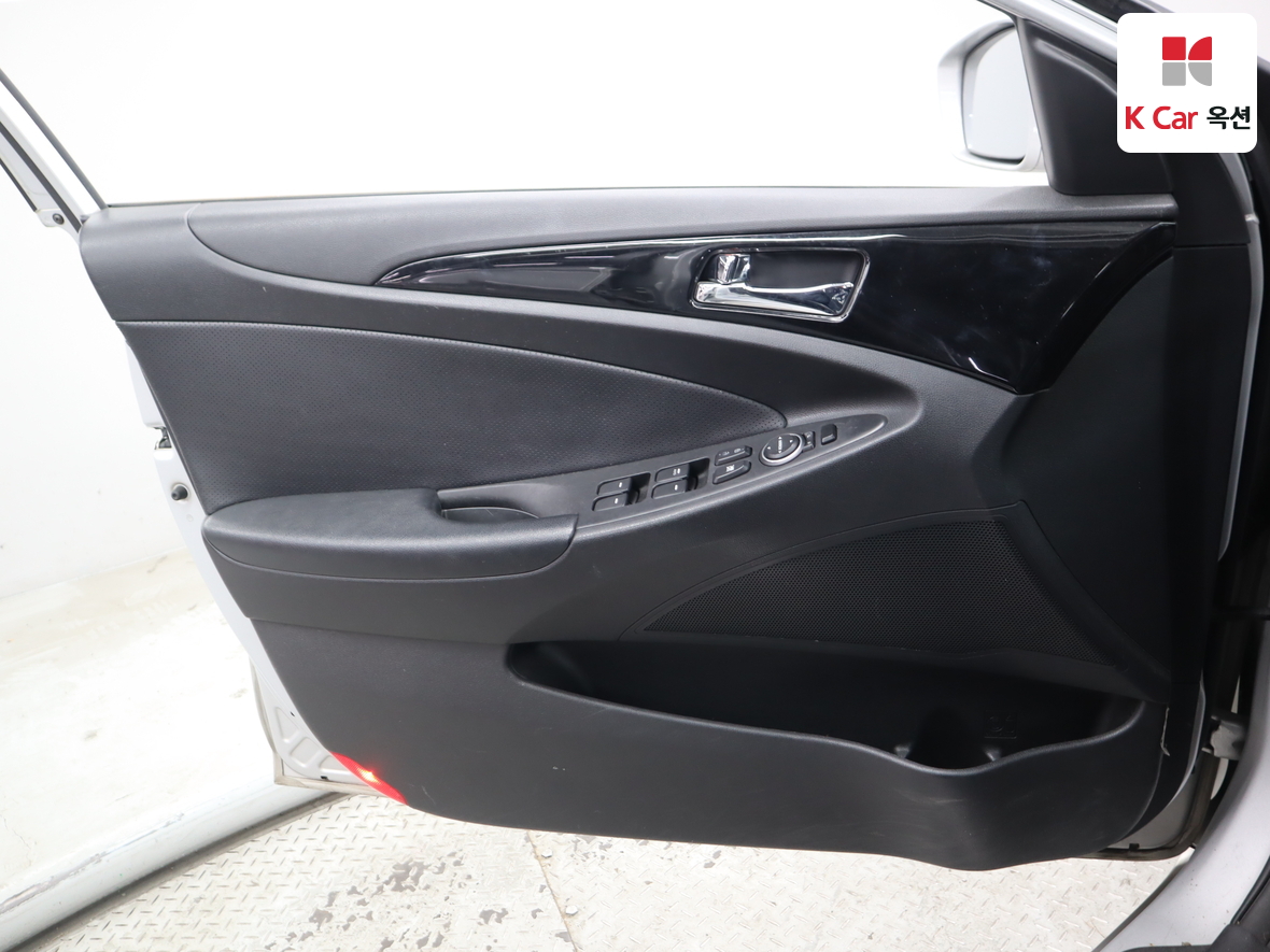 هيونداي سوناتا 2010 - صورة 8