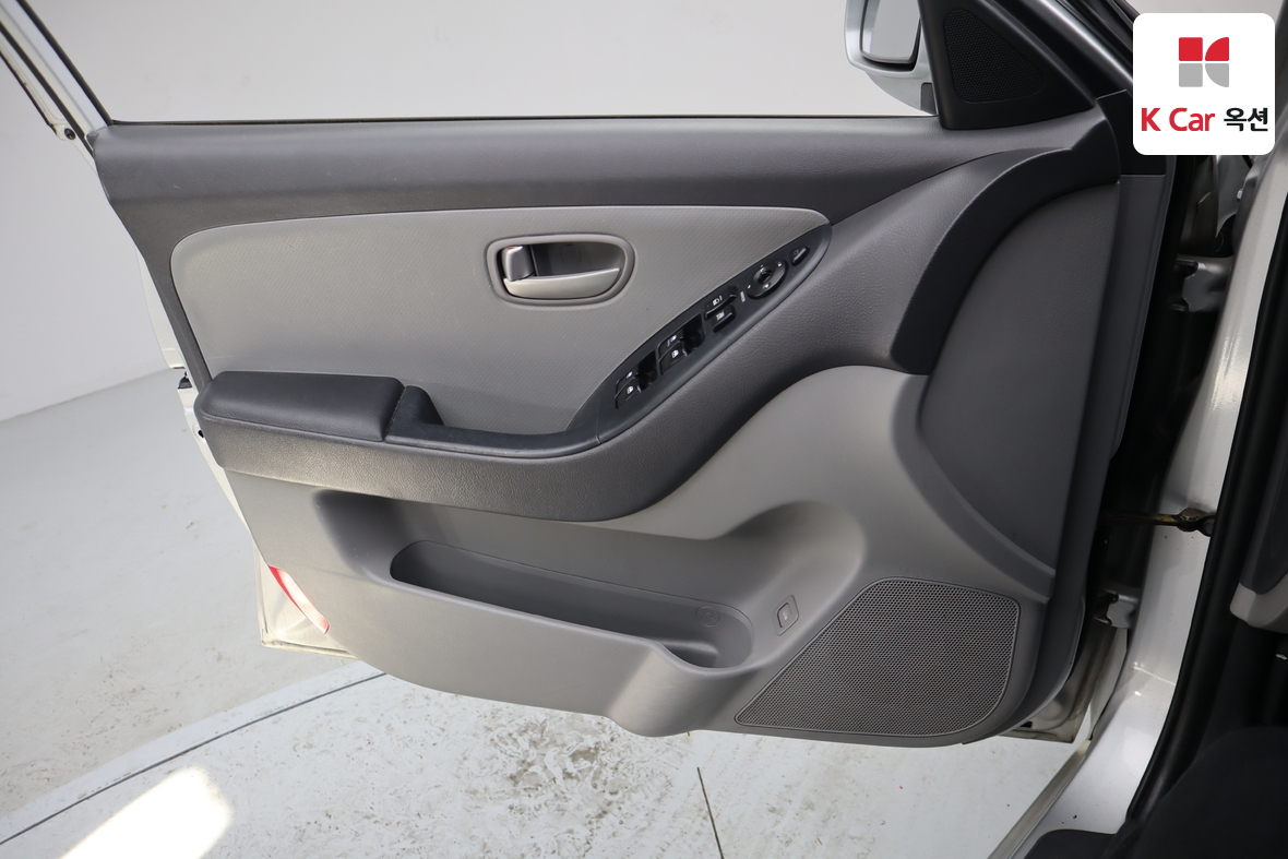 Hyundai Elantra 2009 - Image 8