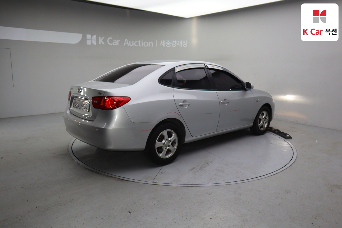 Hyundai Elantra 2009 - Image 2