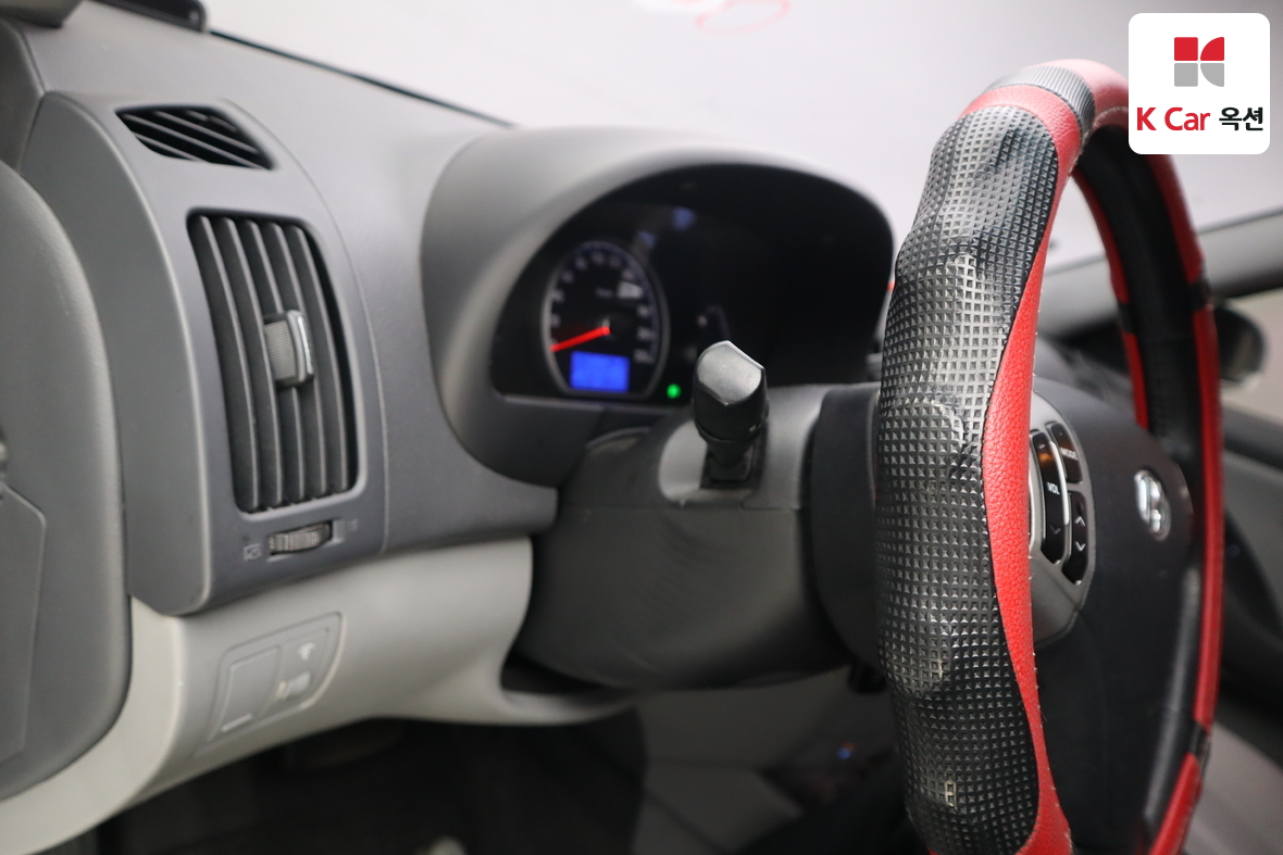 Hyundai Elantra 2009 - Image 9