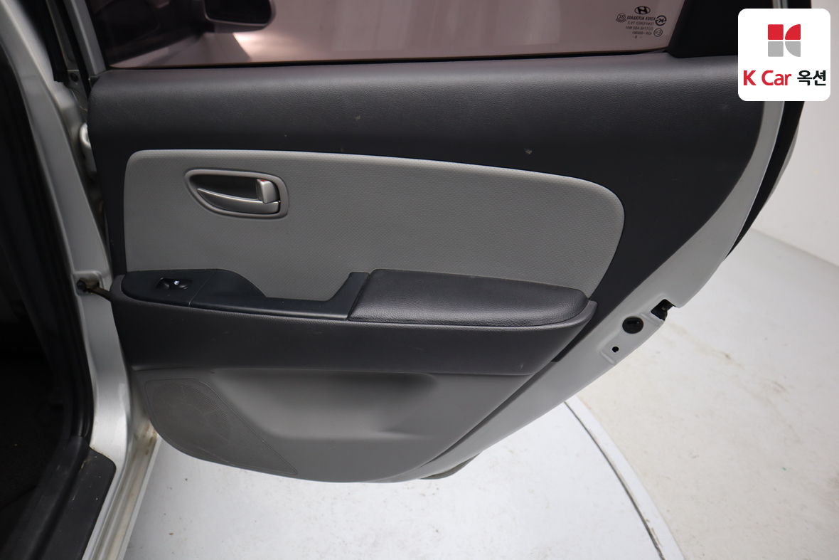 Hyundai Elantra 2009 - Image 25