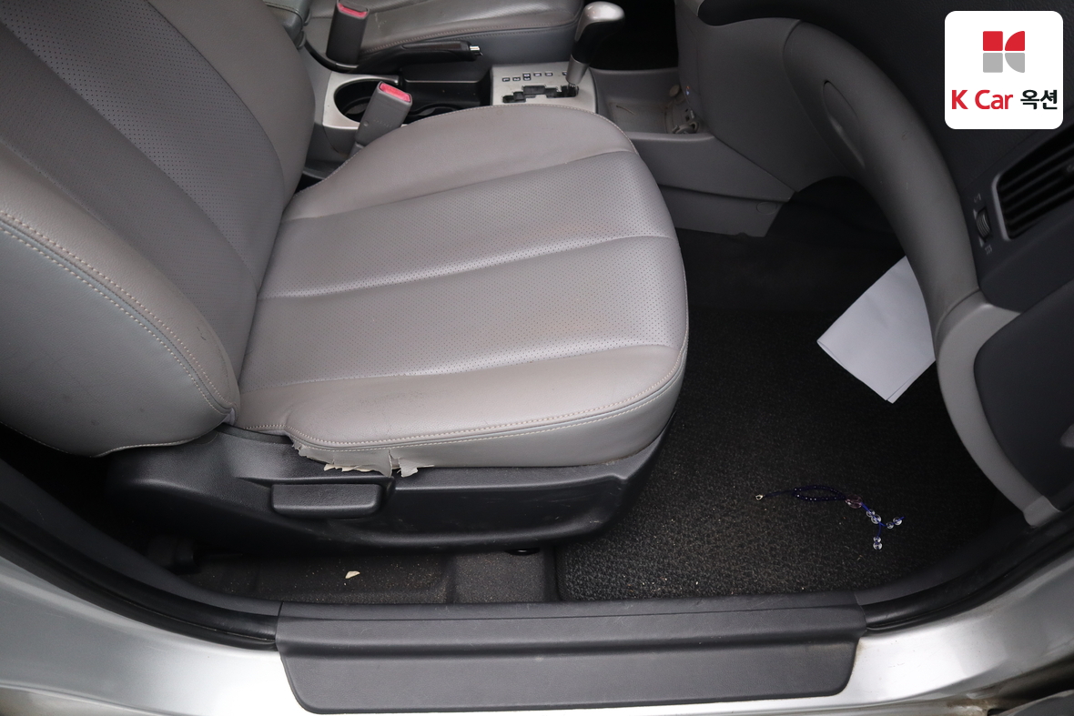 Hyundai Elantra 2009 - Image 28