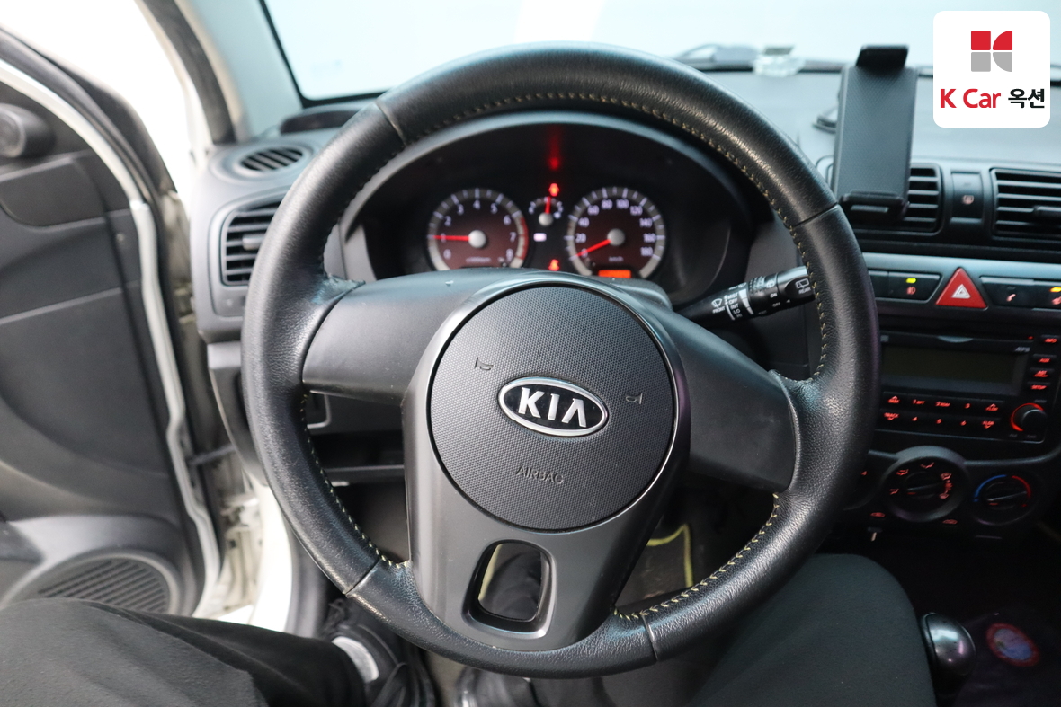 Kia Morning 2011 - Image 10