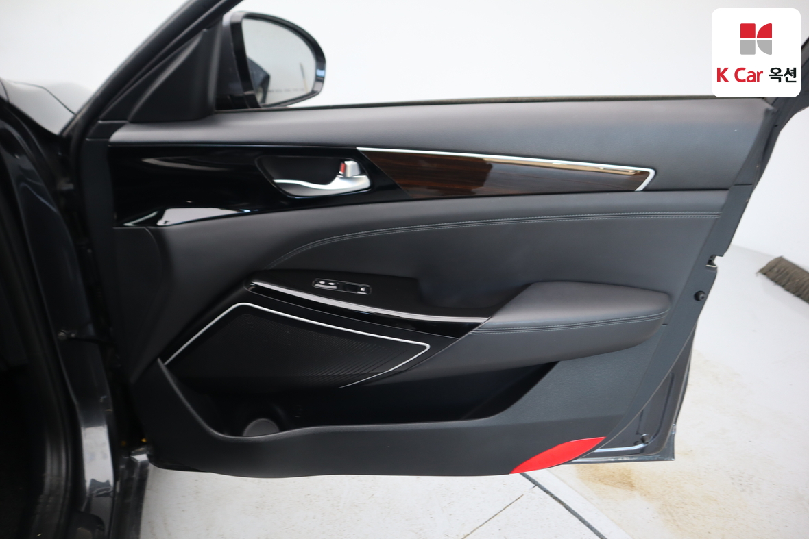 Kia K7 2019 - Image 29