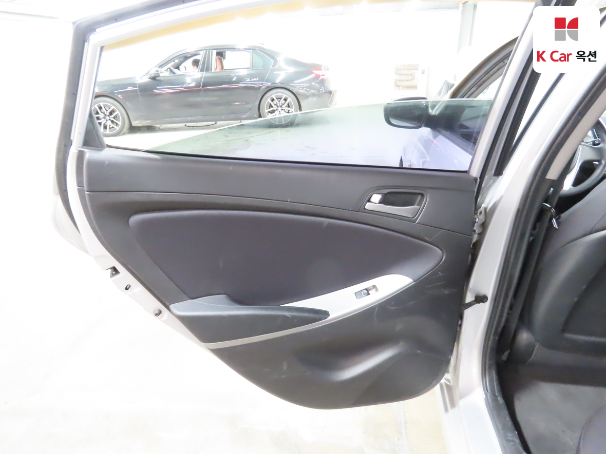 هيونداي أكسنت 2017 - صورة 22