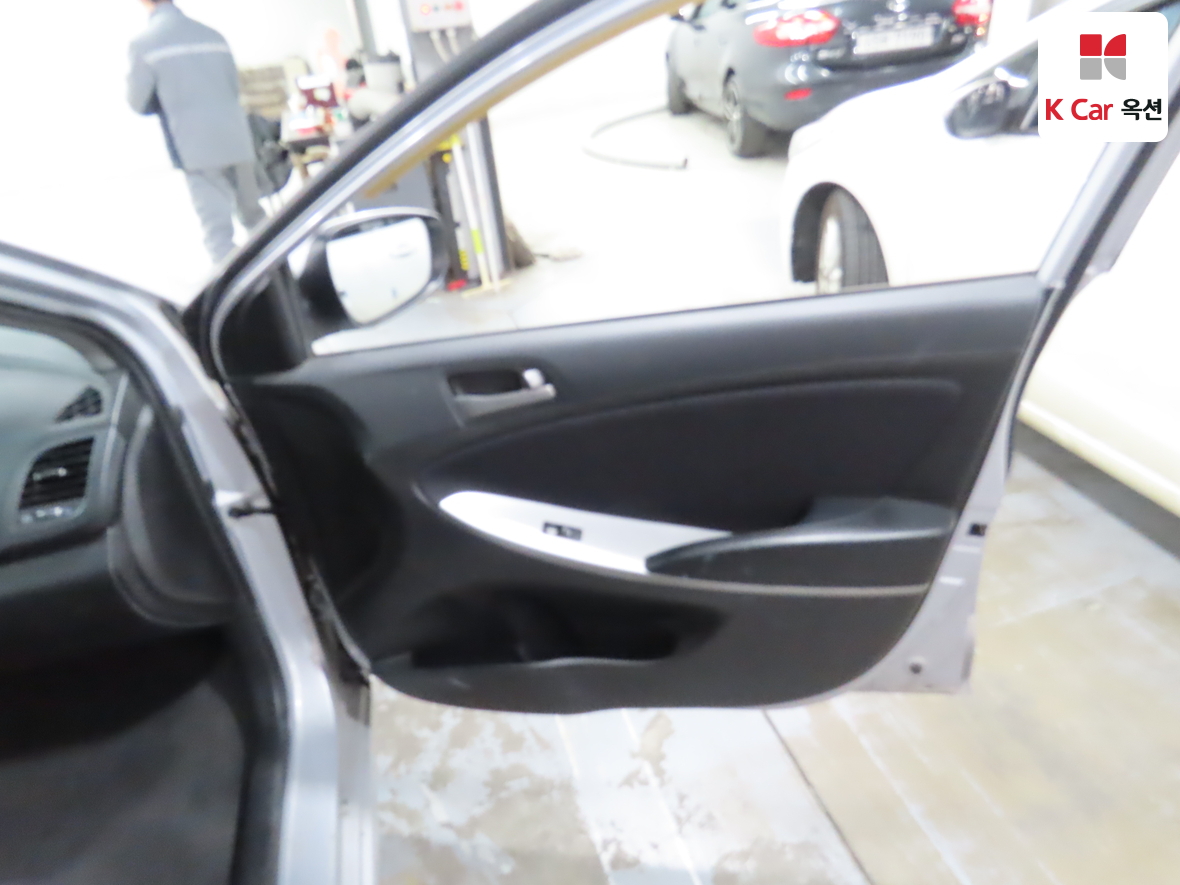 هيونداي أكسنت 2017 - صورة 28