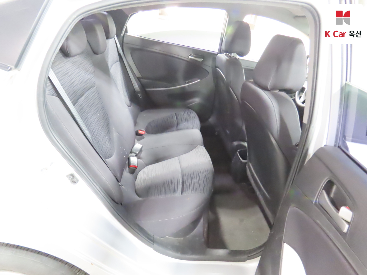 هيونداي أكسنت 2017 - صورة 27