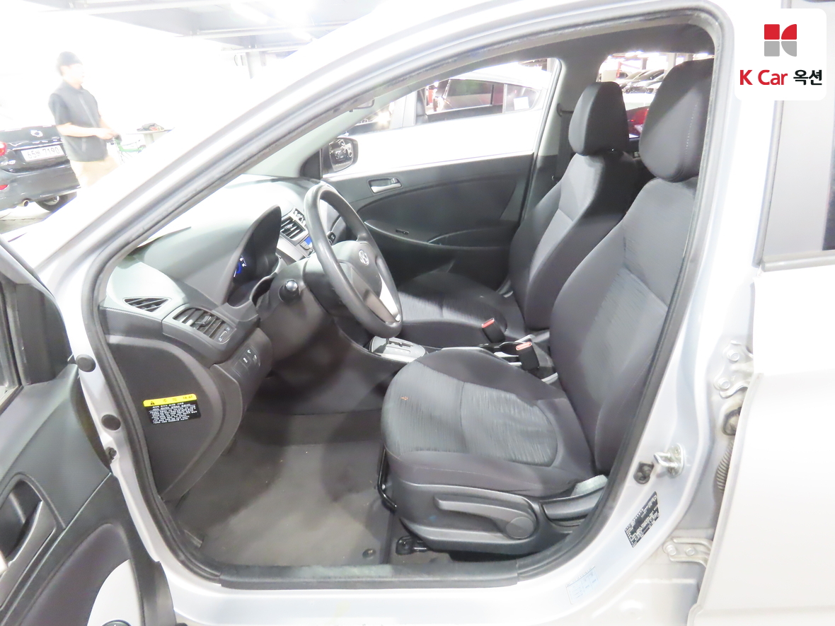 هيونداي أكسنت 2017 - صورة 18