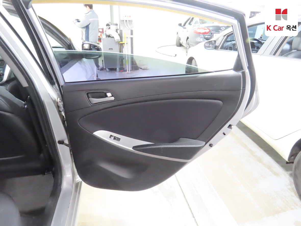 هيونداي أكسنت 2017 - صورة 26