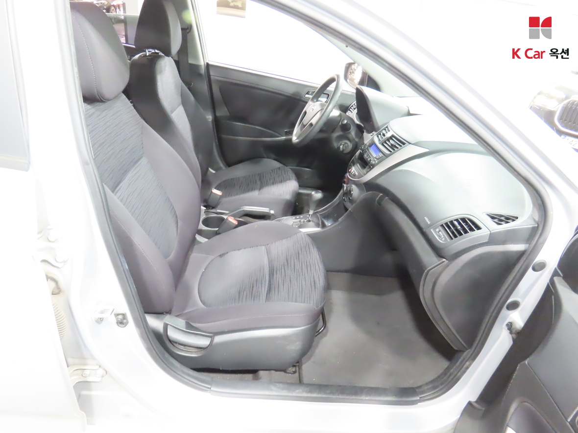 هيونداي أكسنت 2017 - صورة 29