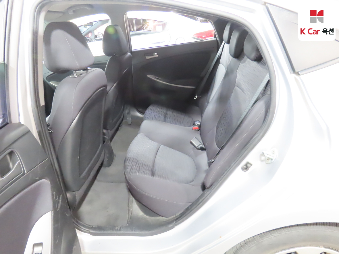 هيونداي أكسنت 2017 - صورة 23