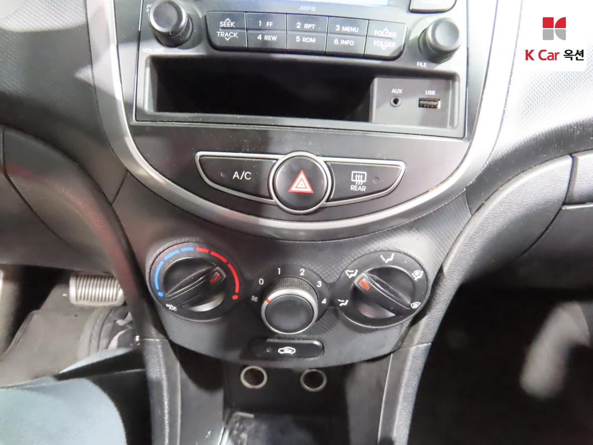 هيونداي أكسنت 2017 - صورة 15