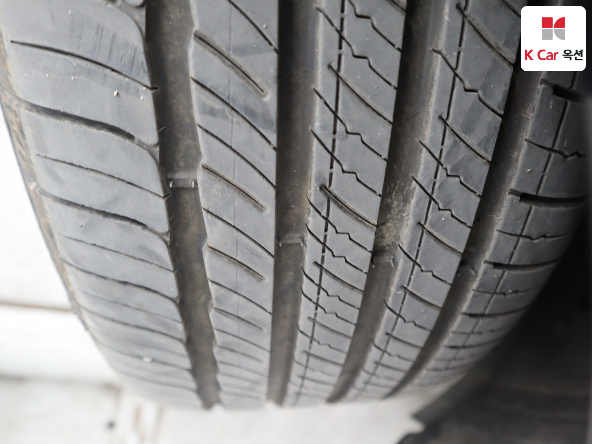 جينيسيس G90 2021 - صورة 34