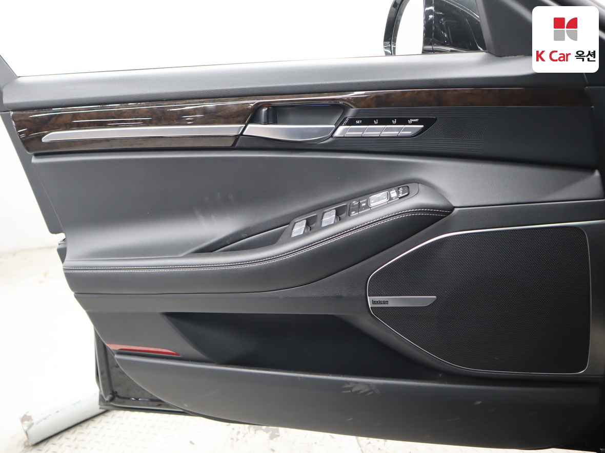 جينيسيس G90 2021 - صورة 8