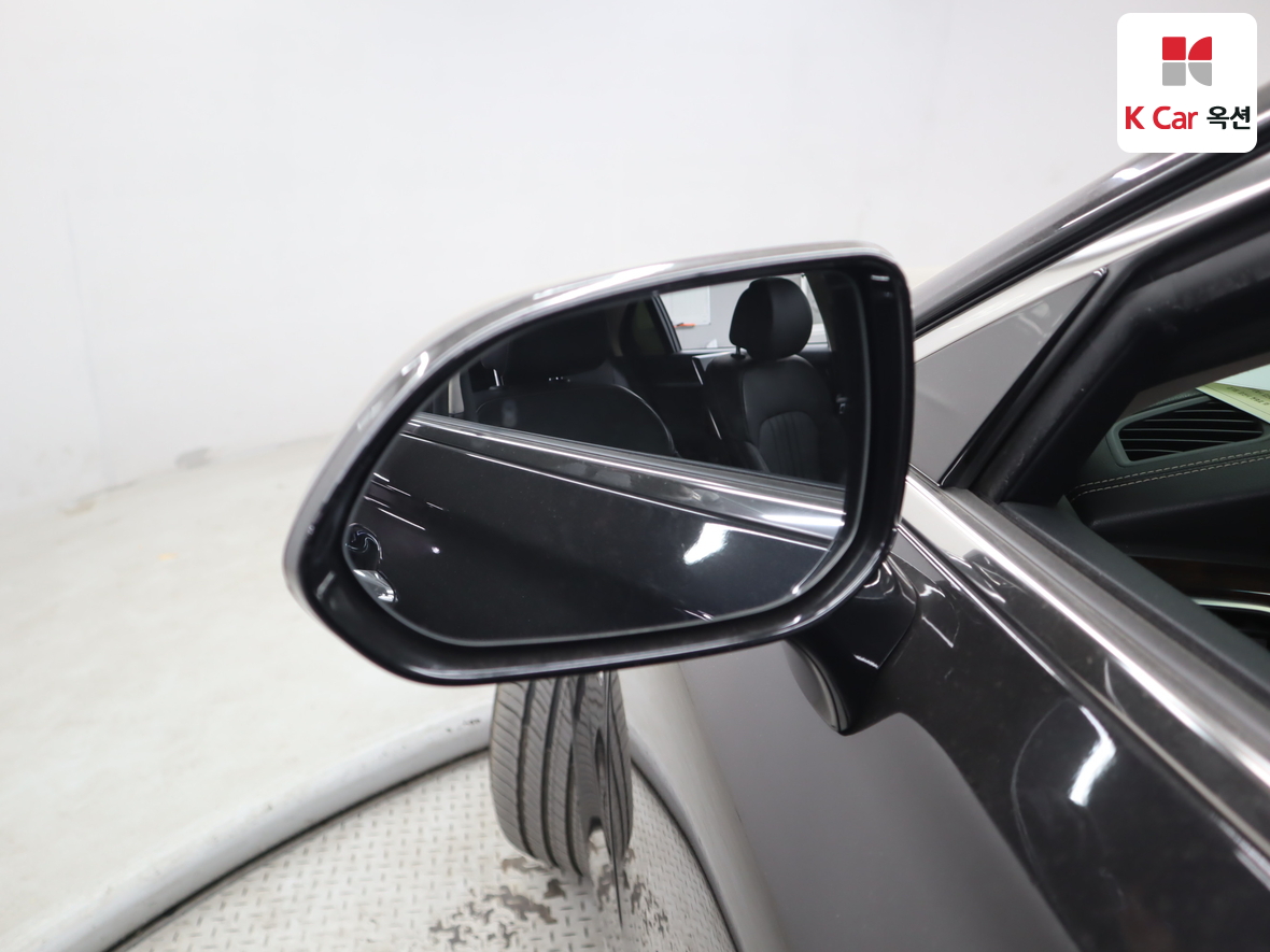 جينيسيس G90 2021 - صورة 21