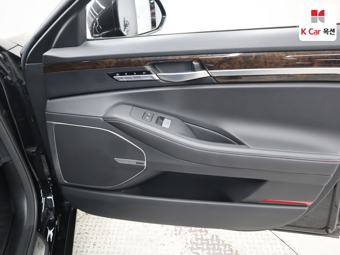 جينيسيس G90 2021 - صورة 31