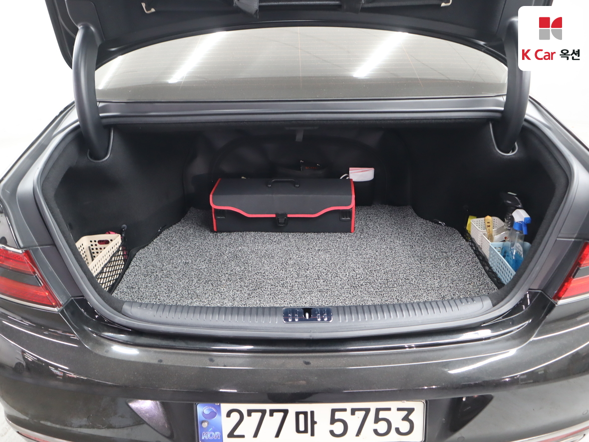 جينيسيس G90 2021 - صورة 27