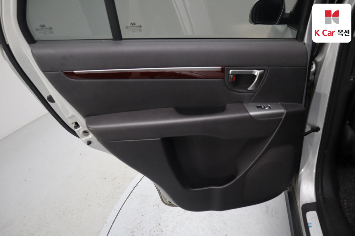 Hyundai Santa Fe 2010 - Image 25