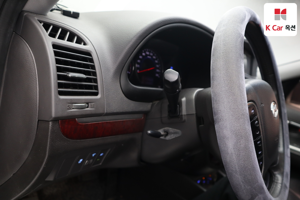 Hyundai Santa Fe 2010 - Image 9