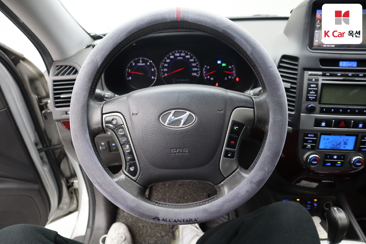 Hyundai Santa Fe 2010 - Image 10