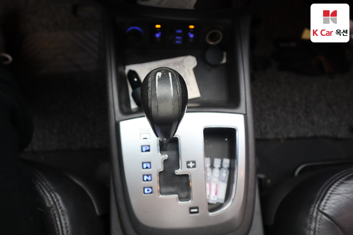 Hyundai Santa Fe 2010 - Image 18