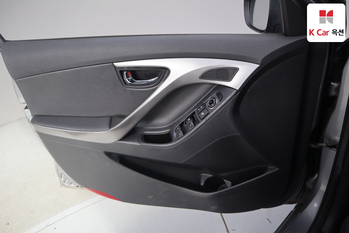 Hyundai Elantra 2012 - Image 8