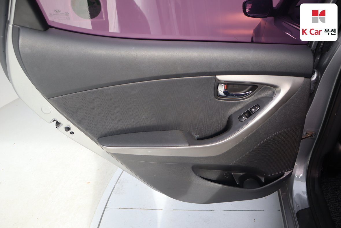 Hyundai Elantra 2012 - Image 21