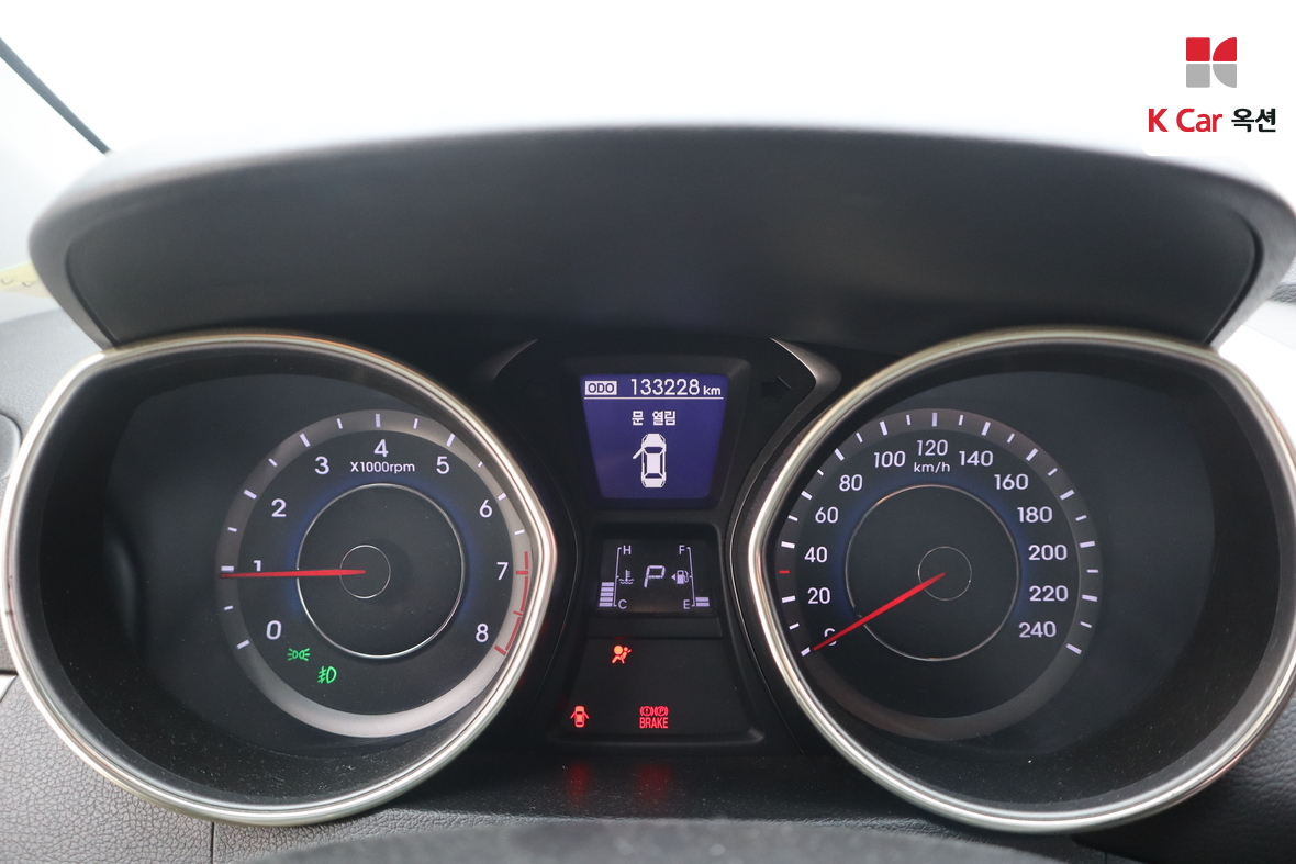 Hyundai Elantra 2012 - Image 5