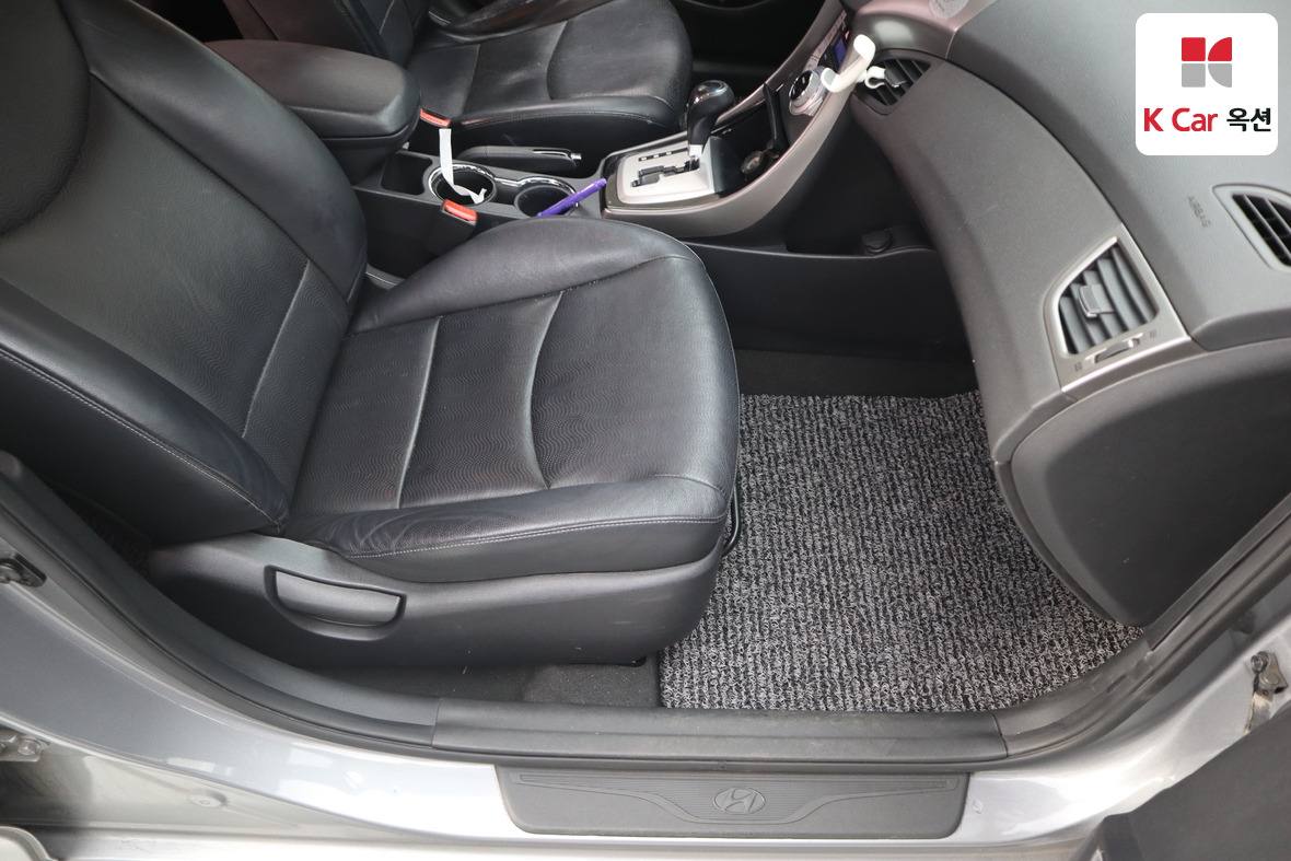 Hyundai Elantra 2012 - Image 28