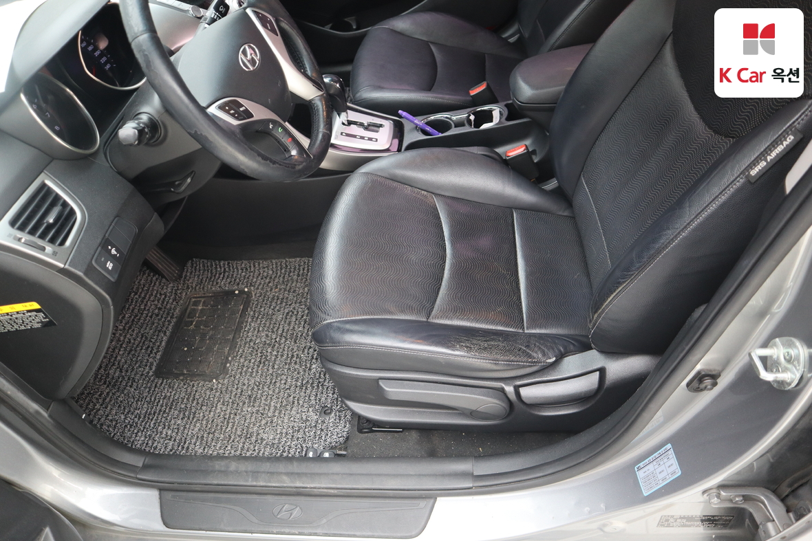 Hyundai Elantra 2012 - Image 19