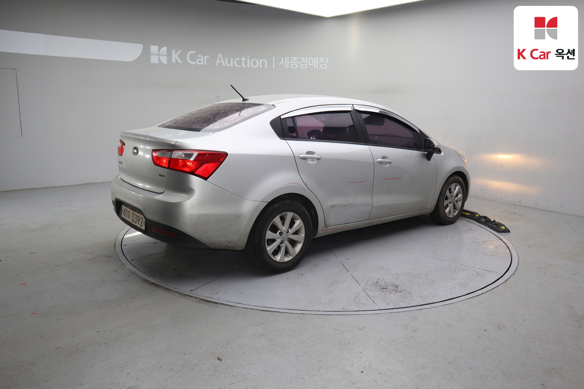 Kia Pride 2013 - Image 2