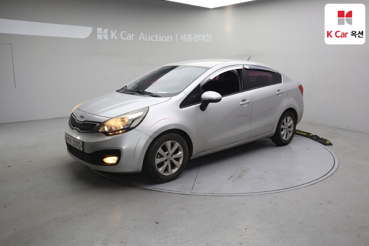 Kia Pride 2013 - Image 1