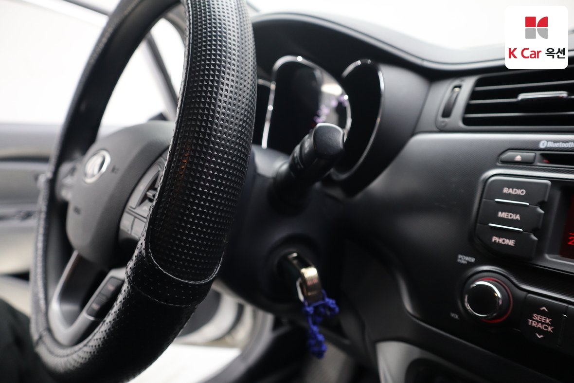 Kia Pride 2013 - Image 11