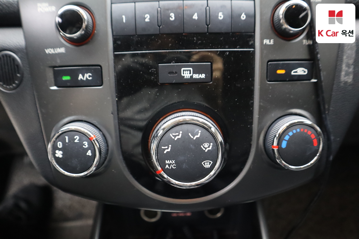 كيا فورتي 2012 - صورة 14