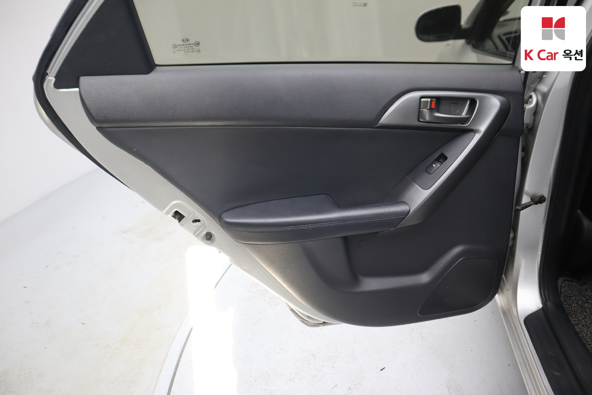 كيا فورتي 2012 - صورة 20