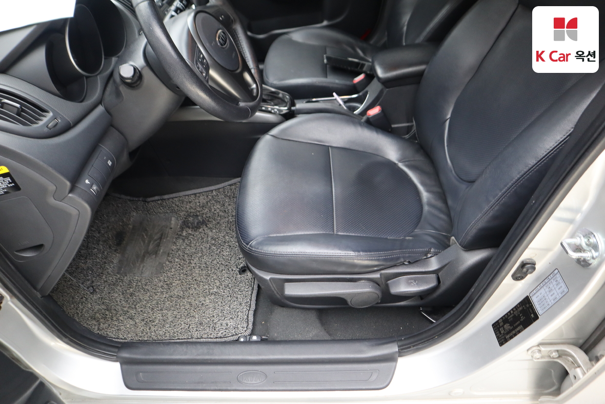 كيا فورتي 2012 - صورة 18