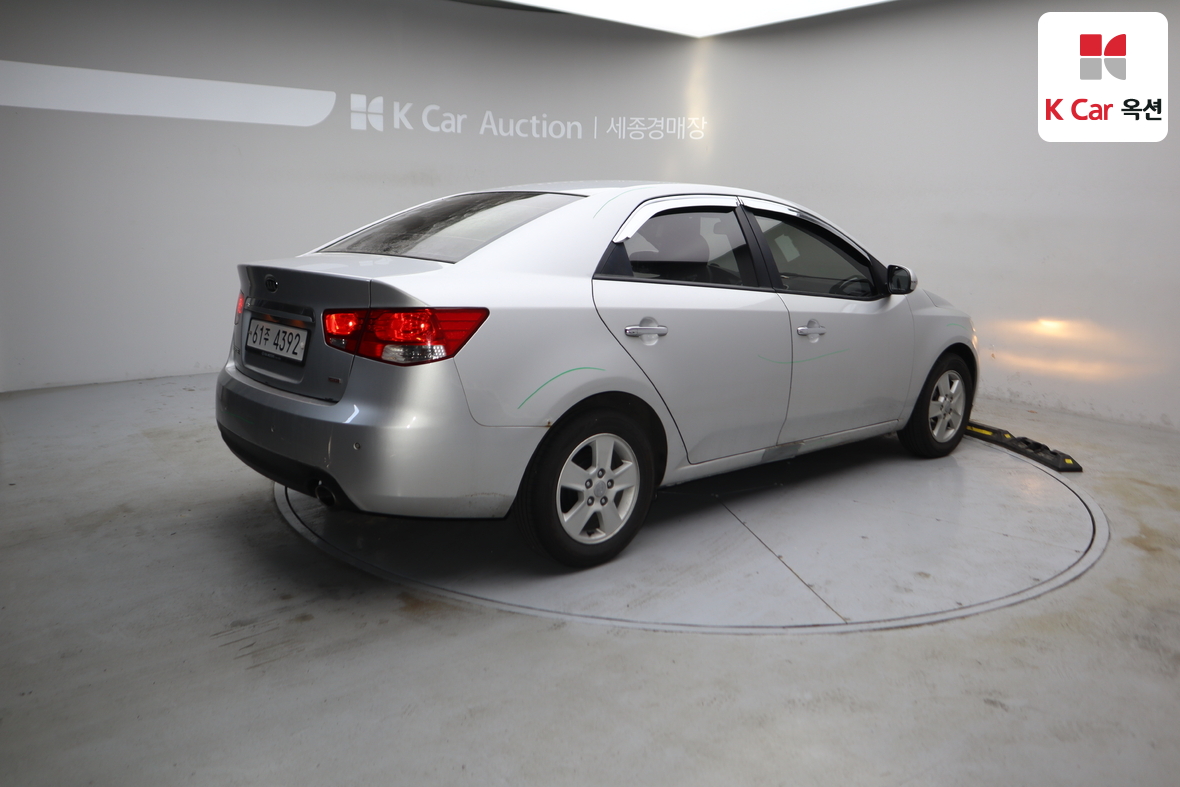 كيا فورتي 2012 - صورة 2