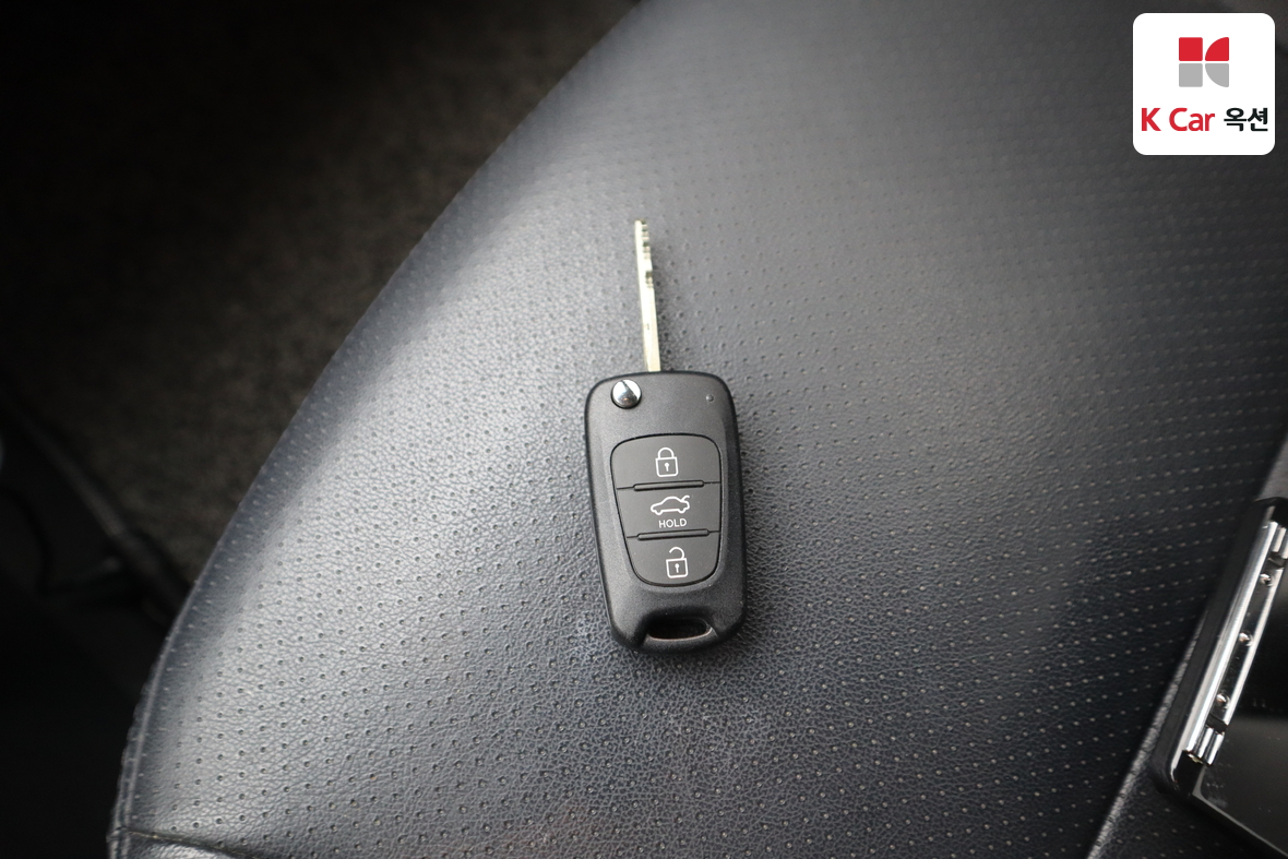 كيا فورتي 2012 - صورة 16