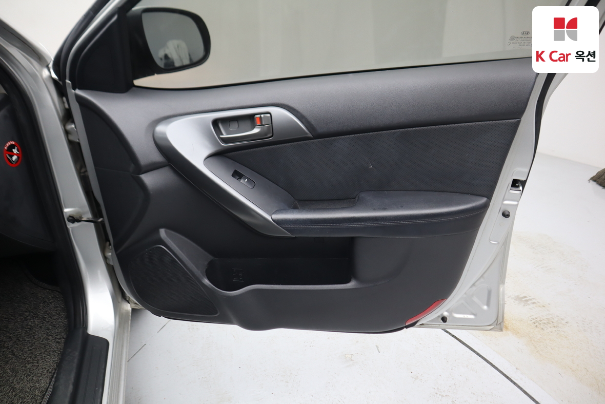 كيا فورتي 2012 - صورة 26