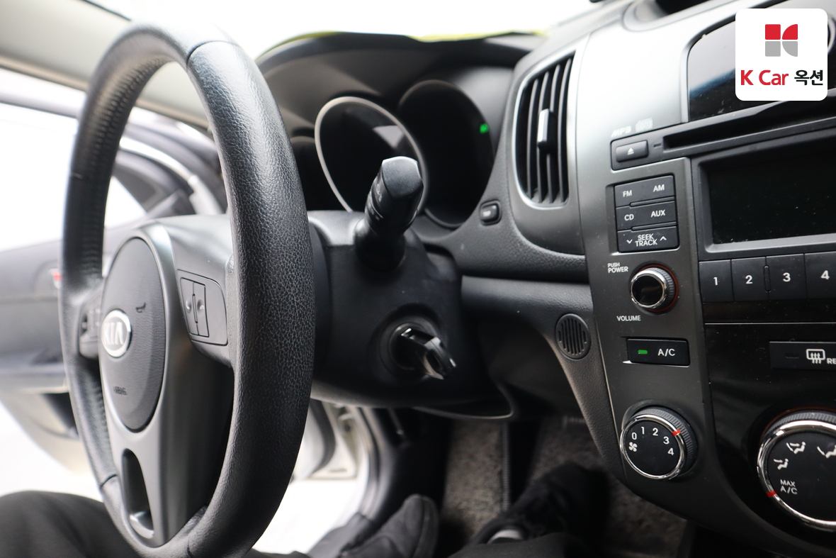 كيا فورتي 2012 - صورة 11