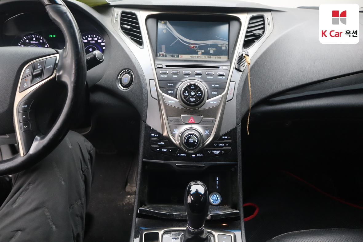 هيونداي أزيرا 2012 - صورة 6